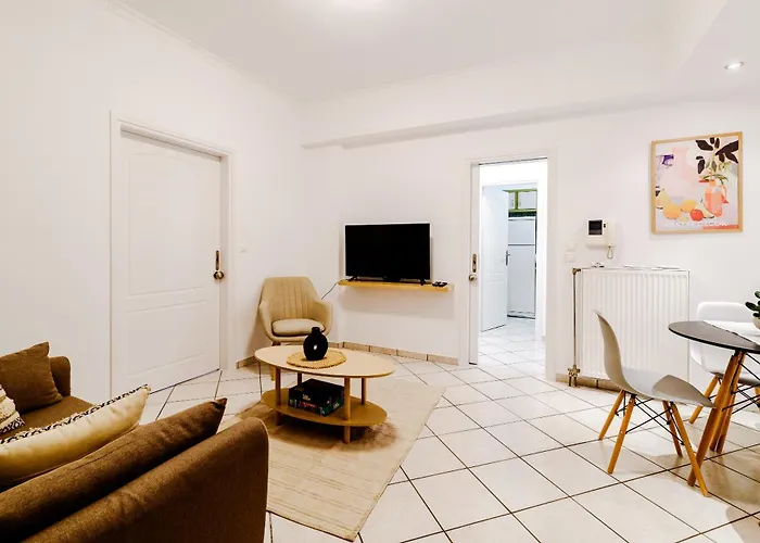 Naturally Cool 2Br Central Ath